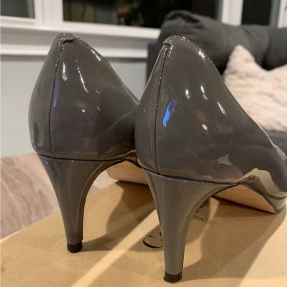 Cole Haan Chelsea Pump heels - Picture 6 of 7